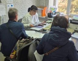П’ять гуманітарних хабів, 12 тисяч ВПО та 77 мільйонів гривень на житлові сертифікати: як Лисичанська громада підтримує своїх мешканців
