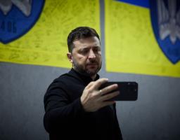 Доручив збільшити фінансування корпусів на ключових напрямках, обговорив це з командуванням – звернення Президента