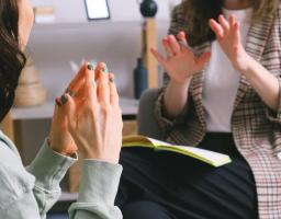 У хабі Гірської громади в Києві щовівторка можна отримати психологічну допомогу