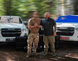 Транспортні засоби, БпЛА та зарядні станції передав Олексій Харченко бійцям 18-ї Слов’янської бригади НГУ.  Від початку року на потреби підрозділу спрямовано 63,3 млн грн