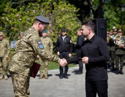 Глава держави вручив орден «Золота Зірка» Олексію Михайлову з Луганщини