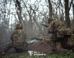 На окупованій Луганщині шукають водіїв для підвезення води в села, у школах "лнр" з вересня провели 2.5 тисячі пропагандистських заходів за участі військових рф, противник атакував поблизу Надії