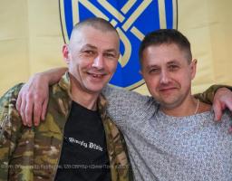 304 дні на позиціях в оточенні коригували вогонь луганчанин і франківець