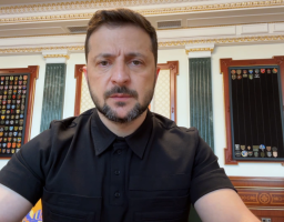 Російська економіка вже деградує, підтримаємо цей процес іще більше – звернення Президента