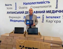 Луганським державним медичним універсисетом для потреб "Азову" передані ноутбуки