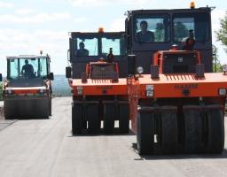 Велике будівництво: на дорозі Н-21 закінчується облаштування шару основи