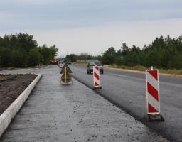 Велике будівництво: на автошляху між Новоайдаром та Сєвєродонецьком укладено верхній шар, ведеться облаштування з’їздів