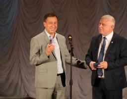 «Кожен з вас будує майбутнє нашої Луганщини», – Віталій Комарницький привітав з професійним святом будівельників