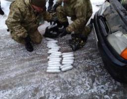 Прикордонниками затримано громадянина, який перевозив наркотичну речовину