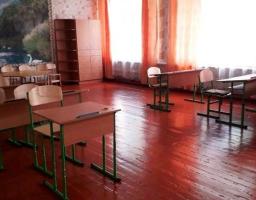 До початку нового навчального року у закладах освіти Міловського району тривають ремонтні роботи