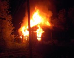 Новини АТО: у Попаснянському районі зазнав поранень військовослужбовець та спалахнув будинок у Станиці Луганській