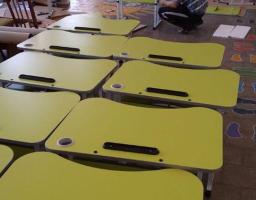 Для початкових шкіл Станично-Луганського району придбали нові сучасні меблі