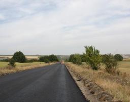 Велике будівництво: триває ремонт дороги між Сєвєродонецьком і Золотим