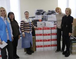 Обслуговування ВПО швидко і якісно - установам соціальної сфери Луганщини передано 72 ноутбуки