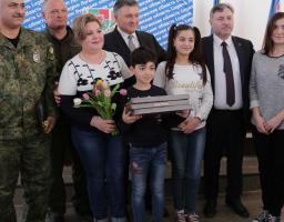 61 родина співробітників Національної поліції в Луганській області отримала ключі від службових квартир