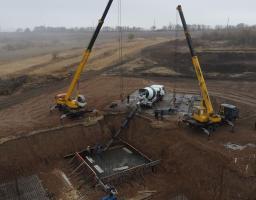 Під 150 метрову телевежу у Попаснянському районі вже заливають фундамент 