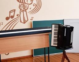 Для Гірської дитячої школи мистецтв придбали нові музичні інструменти