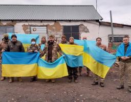 Циміки передали на передову жовто-блакитні стяги з теплими побажаннями