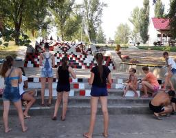 Дорога виникає під кроками того хто по ній йде