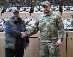 Допомога війську — це наша щоденна інвестиція у перемогу, – Олексій Харченко передав позашляховики та FPV-дрони бійцям 3-го армійського корпусу
