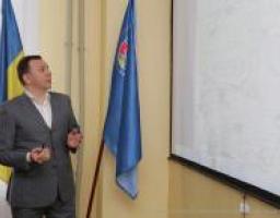 У Луганській обласній ВЦА пройшла нарадо щодо можливого будівництва гілки електропостачання для повноцінного забезпечення регіону електроенергією