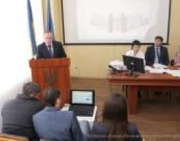 В області будуть реалізовуватися Регіональна програма дорожнього будівництва на 2016-2019 роки та Регіональна цільова програма енергозбереження в бюджетній сфері на 2016-2020 роки