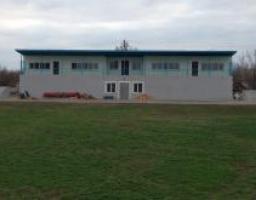 Відновлення новоайдарського стадіону «Колос» майже завершено