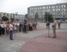 У Сєвєродонецьку на площі Перемоги пройшли урочистості до 70-ї річниці завершення Другої світової війни та 72-ї річниці визволення Луганської області від фашистських загарбників