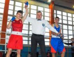 У Кремінній понад 150 боксерів боролися за звання чемпіонів області