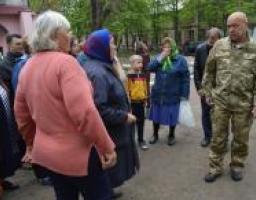У Стаханівець, що на лінії вогню, відмовляються їздити маршрутники й “швидка”