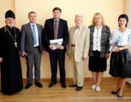 Відбулася зустріч заступників голови облдержадміністрації Юрія Клименка та Ольги Лішик з Героєм України, лауреатом Державної премії ім. Т.Г.Шевченка, письменником, громадсько-державним діячем Левком Лук’яненком