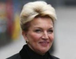 Вице-премьер-министр Украины, Министр здравоохранения Украины Раиса Богатырева, находясь с рабочим визитом в Луганске, посетила Луганскую областную клиническую больницу и ознакомилась с работой отделений кардиохирургии, интенсивной терапии № 2