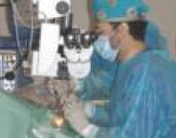 Луганские офтальмологи оперируют по новейшей методике