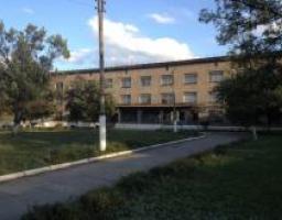 В Алчевской городской детской больнице ведутся срочные работы по улучшению условий пребывания больных в инфекционном отделении