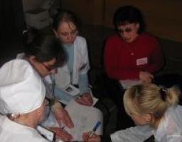 На базі Краснодонського обласного дитячого будинку-інтернату проходить навчальний семінар з питань догляду важко неповносправних дітей