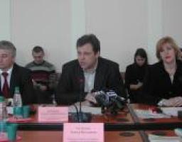 19.04.2011 року в Луганській облдержадміністрації  проведено круглий стіл для громадськості та регіональних засобів масової інформації на тему «Легальна робота сьогодні – достойна пенсія завтра».