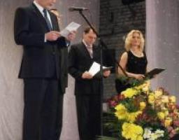 3 листопада 2011 року в Луганській обласній філармонії відбулися обласні урочисті збори з нагоди професійного свята – Дня працівника соціальної сфери України.