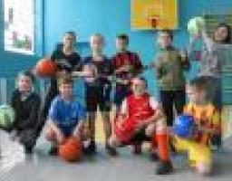 «Дети – наше будущее»: ко Всемирному дню ребенка в трех отдаленных селах Новоайдарского района проходят праздничные мероприятия