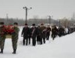 Сегодня Краснодон почтил память героев-молодогвардейцев, которых казнили 70 лет назад