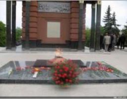 Відкрито відреставрований меморіальний комплекс "Борцям революції"