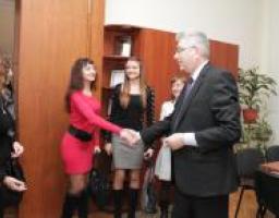 В рамках «дня открытых дверей» в облгосадминистрации Эдуард Лозовский встретился с лидерами молодежных организаций