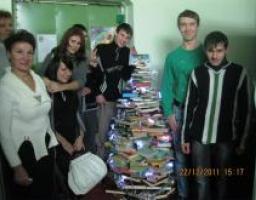 Акция Святого Николая продолжается в Луганской областной библиотеке для юношества!