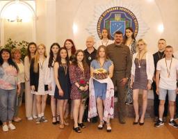 112 золотих та 47 срібних медалей, –  підсумки 2022-2023 навчального року у школах Луганщини 