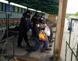 32 особи – до підконтрольної території, 20 – до ОРЛО пропущені через КПВВ «Станиця Луганська» за особливими життєвими обставинами 