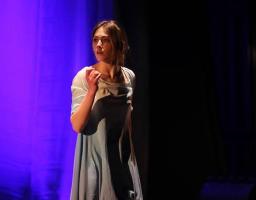 Луганський обласний академічний український музично-драматичний театр представляє прем'єру вистави за п’єсою Неди Нежданої «І ВСЕ-ТАКИ Я ТЕБЕ ЗРАДЖУ»