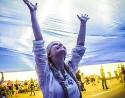 3-го червня до Дня Луганської області Луганська обласна універсальна наукова бібліотека ім.Горького готує іноформаційний стенд: "Бібліотеки Луганщини: виклики сьогодення"