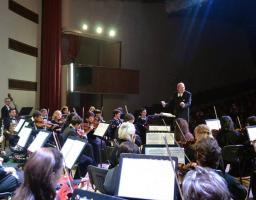 4 червня відбувся концерт Академічного симфонічного оркестру Луганської обласної філармонії під керівництвом американського диригента Вінстона Фогеля