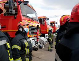 Сергій Гайдай передав рятувальникам три автоцистерни та дві аварійно-рятувальні машини