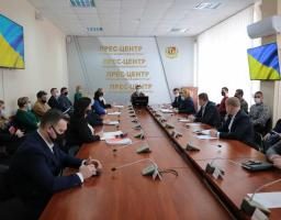 «Велике будівництво» на Луганщині крокує від автомагістралей до сільських доріг