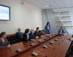 Найцінніше, що може дати журналіст посадовцю – це конструктивна критика, – Сергій Гайдай привітав журналістів Луганщини